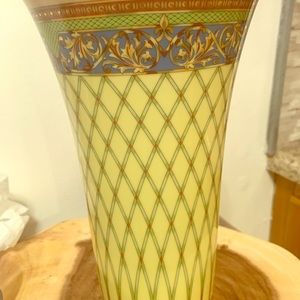 VINTAGE VERSACE VASE 500$ FIRM
